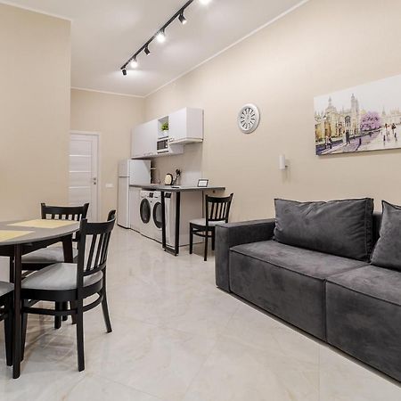 Luxury Flat In Downtown 2 Daire Lviv Dış mekan fotoğraf