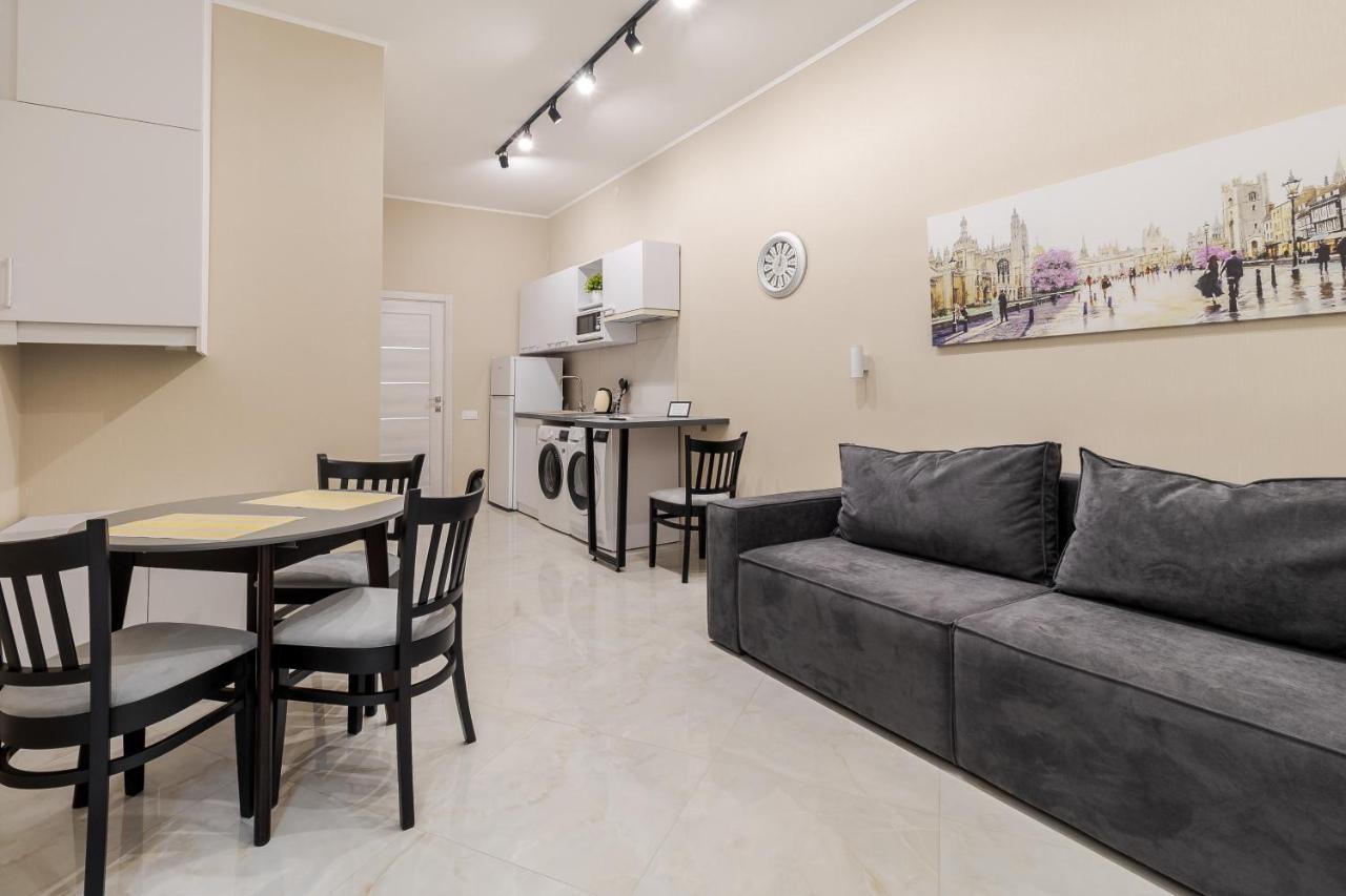 Luxury Flat In Downtown 2 Daire Lviv Dış mekan fotoğraf