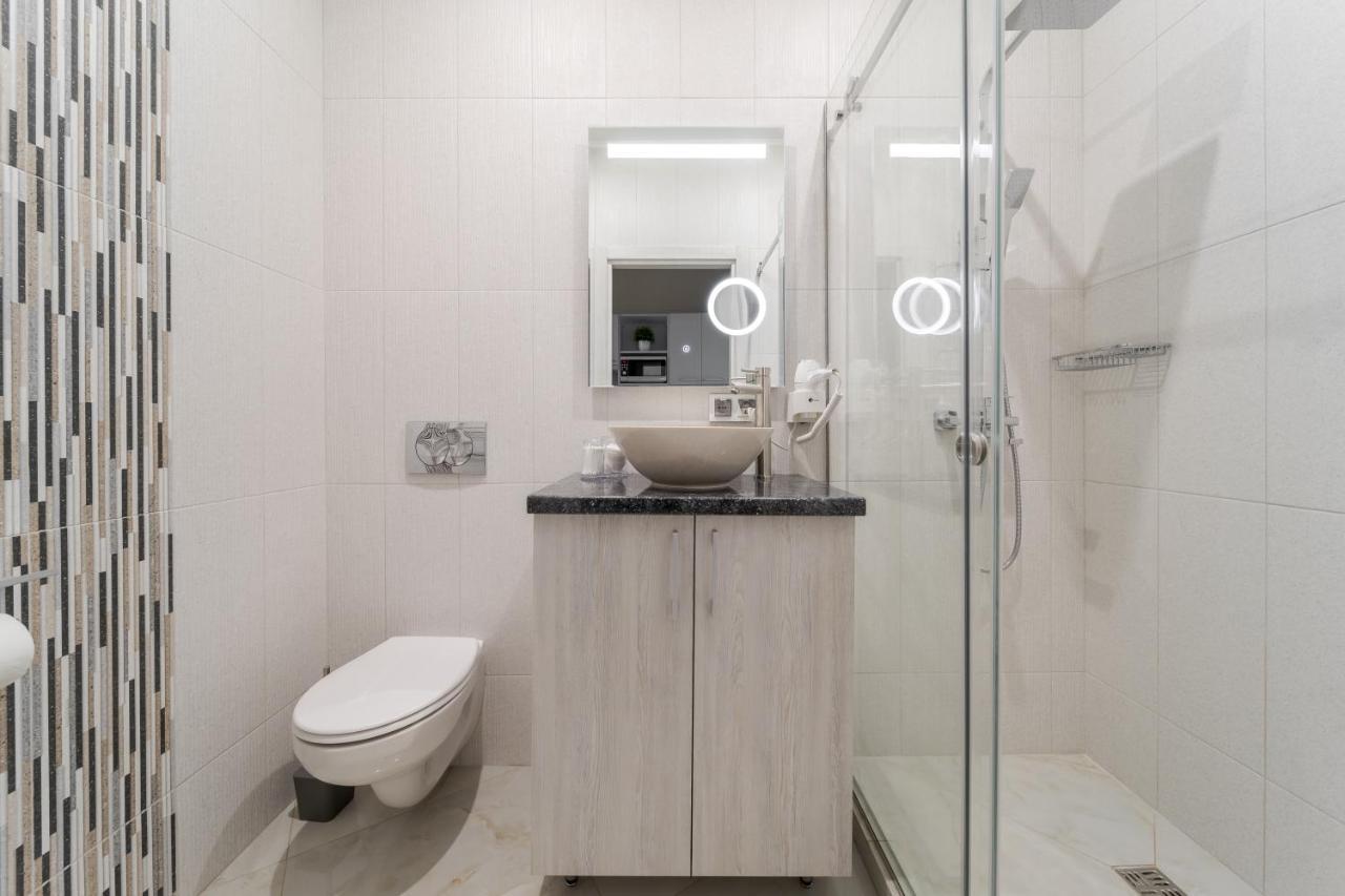 Luxury Flat In Downtown 2 Daire Lviv Dış mekan fotoğraf