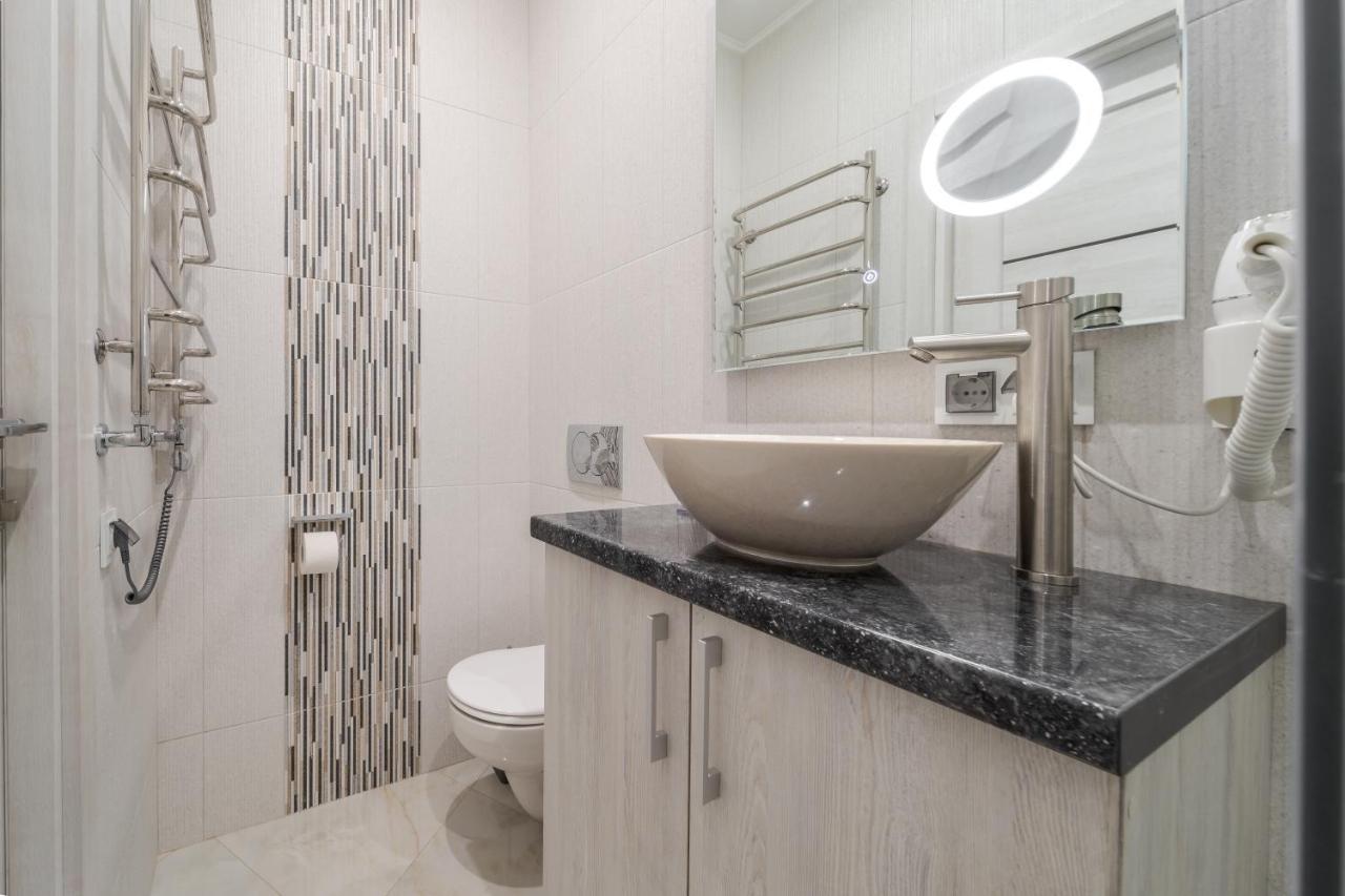 Luxury Flat In Downtown 2 Daire Lviv Dış mekan fotoğraf